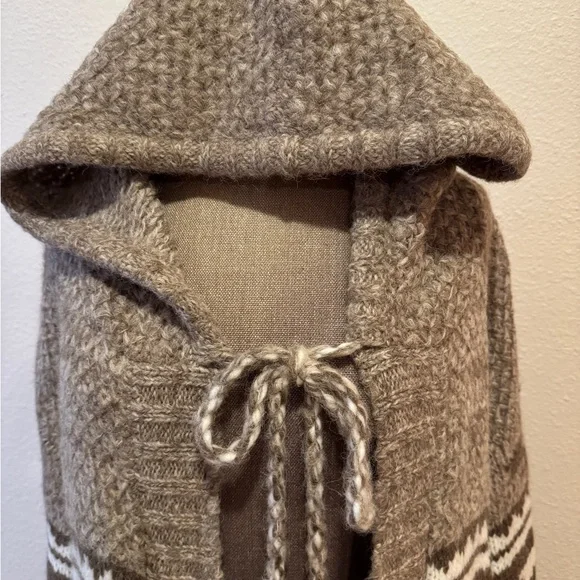 Gorgeous Faherty Cozy Hooded Knit Sweater - Brown and White-NWT - Picture 3 of 7